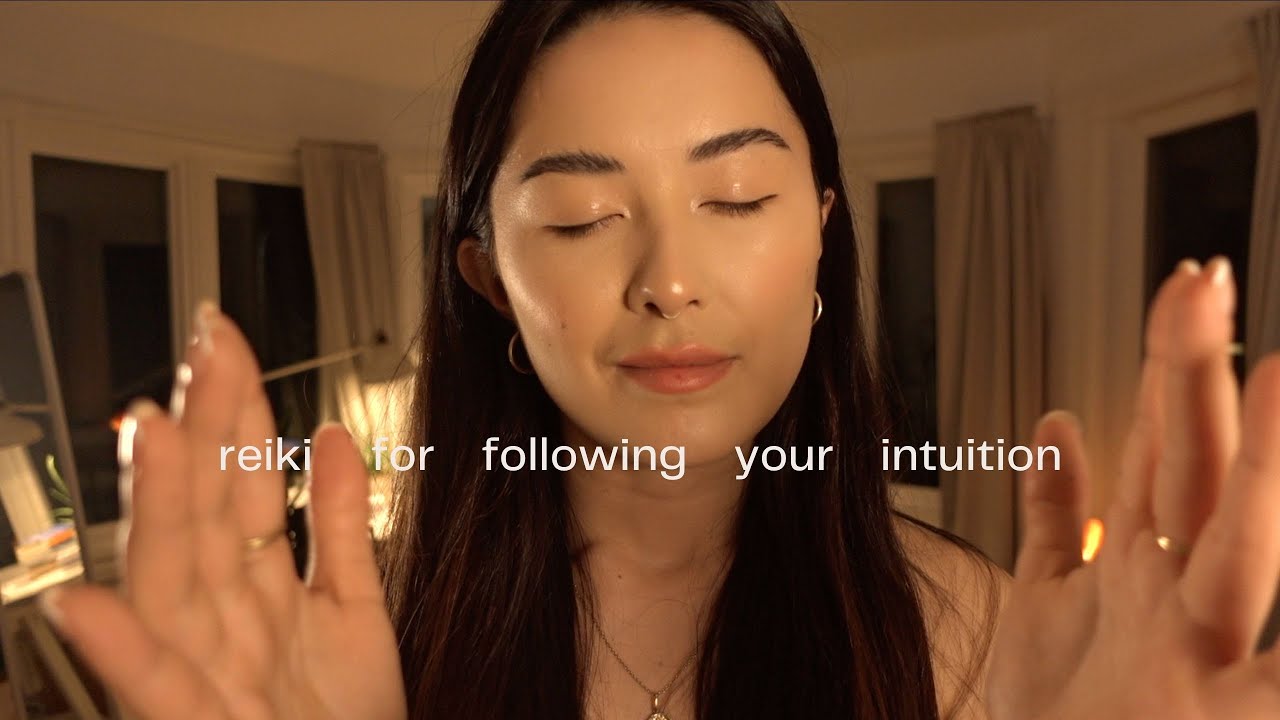 ASMR Рейки для следования своей интуиции (кристаллы, сканирование тела, тихая музыка, тихая речь)