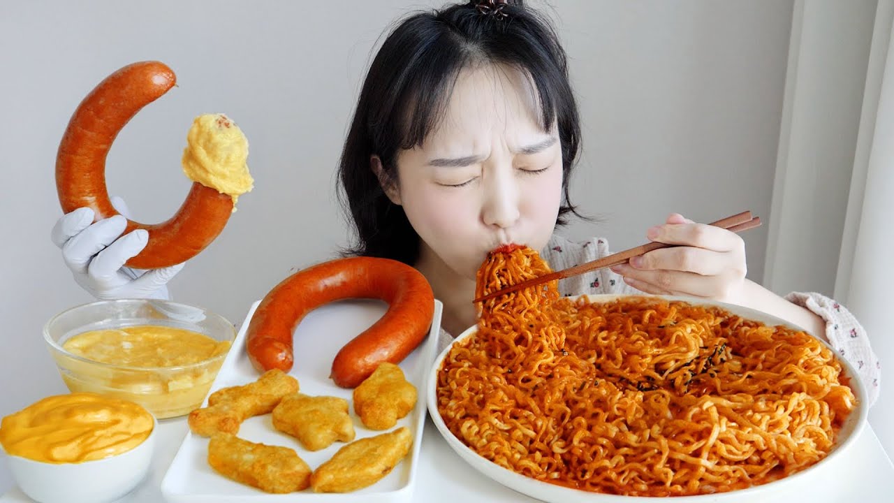🔥불닭볶음면 킬바사소세지 먹방 + 연유치즈 _ 불닭이 너무너무너무 먹고싶었어요... :D