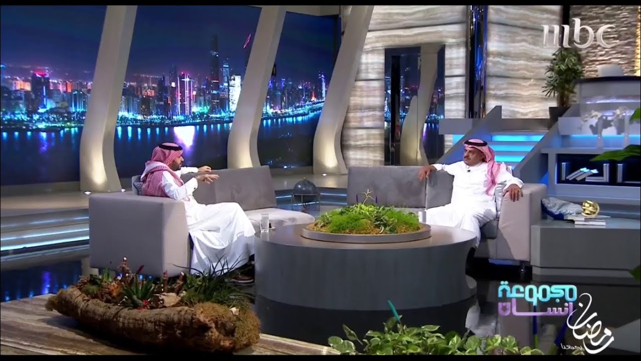 الشاعر ضيدان بن قضعان يلقي قصيدة مبهرة من بدايات تأثره بشعر الحداثة