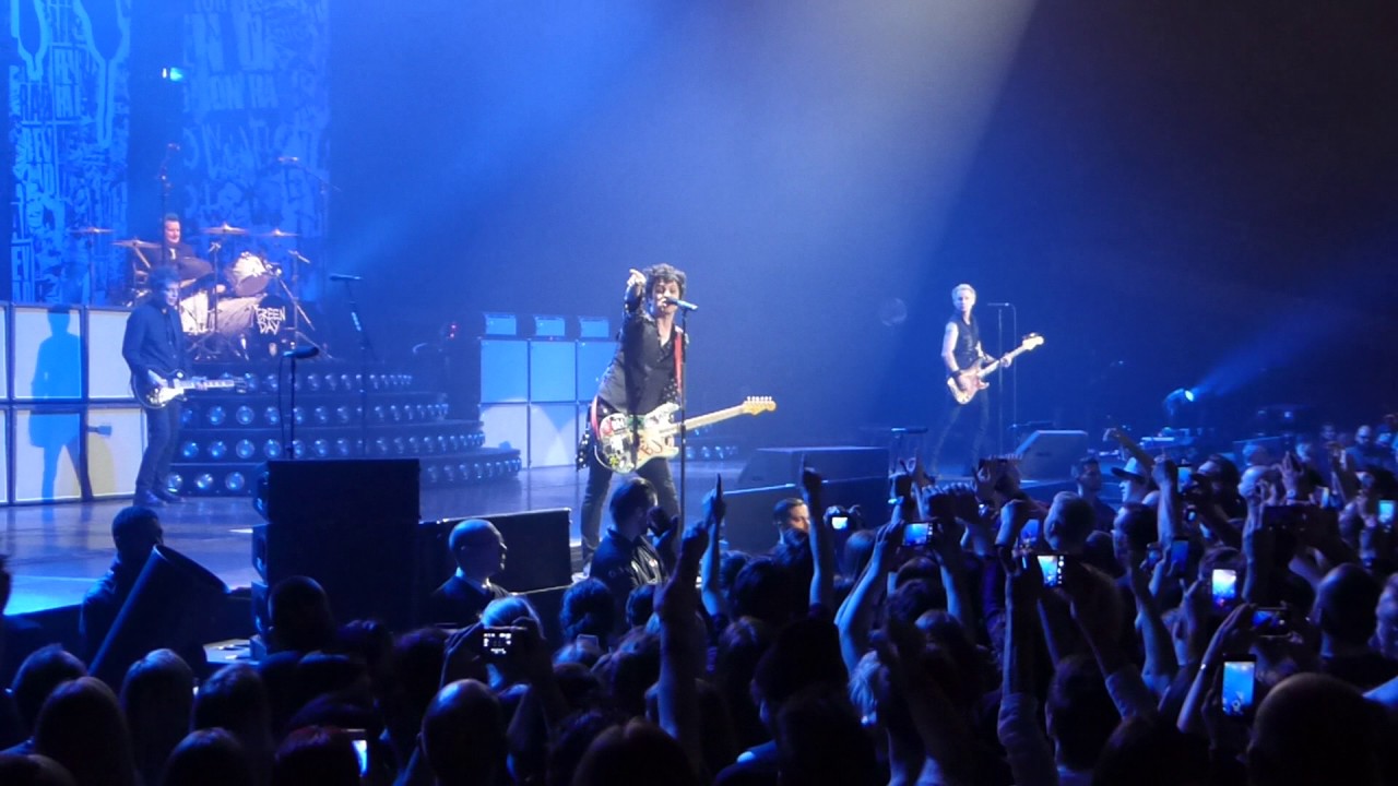 Green Day - Troubled Times & Longview - Live at Forest National, Brussels, Belgium 02/02/2017