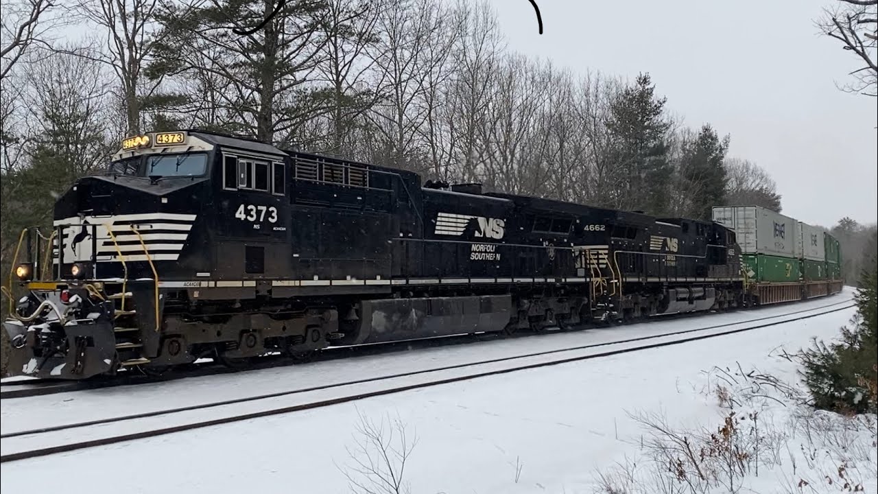 NS Z264 slows to a crawl to make way for M427 with 2 AC44C6Ms as power