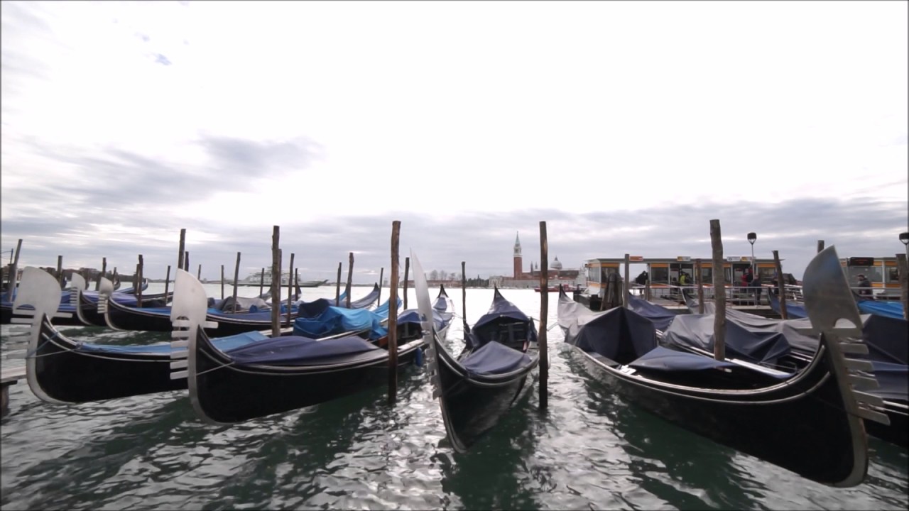 Samyang 14mm Full Frame E mount Lens on Sony A7 Video Gondola Venezia