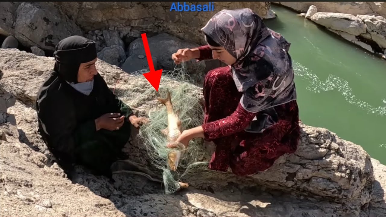 Exciting meeting:the return of a nomad girl to her family after a long absence and meting her mother