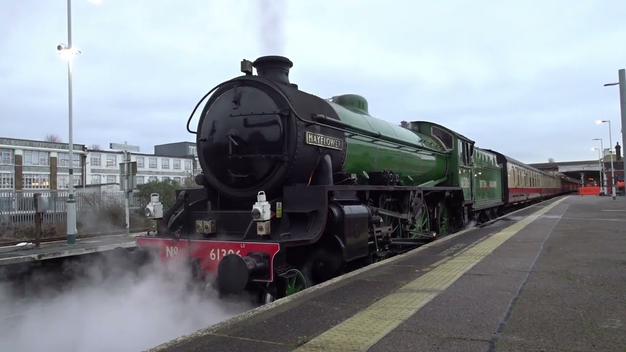 Mayflower 61306 Leaving Hove Station - 12/12/25