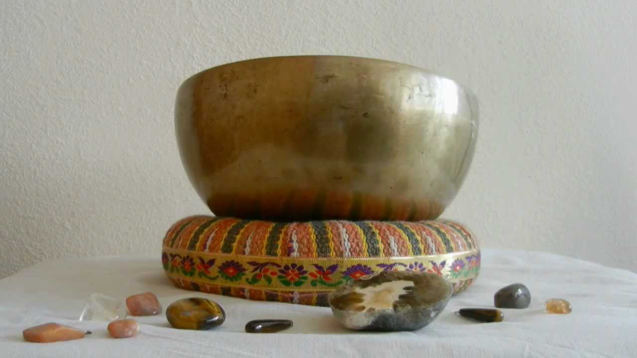 Korte Chakra Meditatie met Klankschalen / Singing bowls chakra balancing