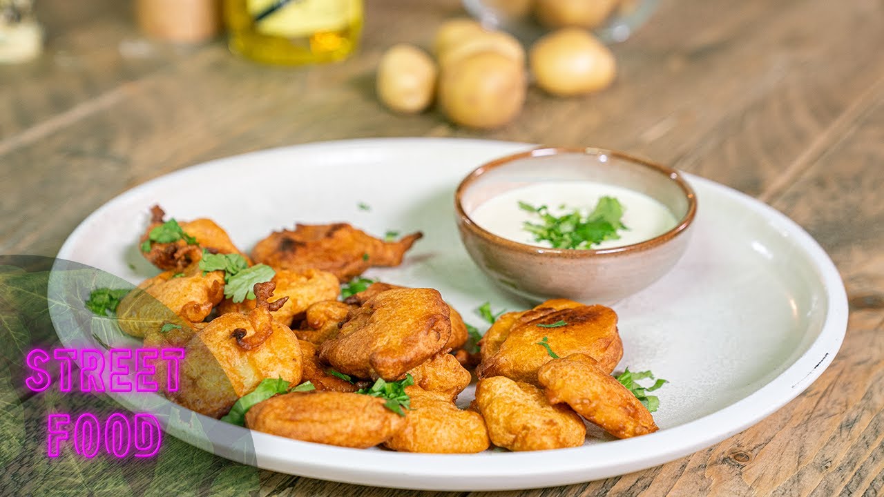 Bhajias, aardappelbeignets met yoghurt-aioli | Streetfood