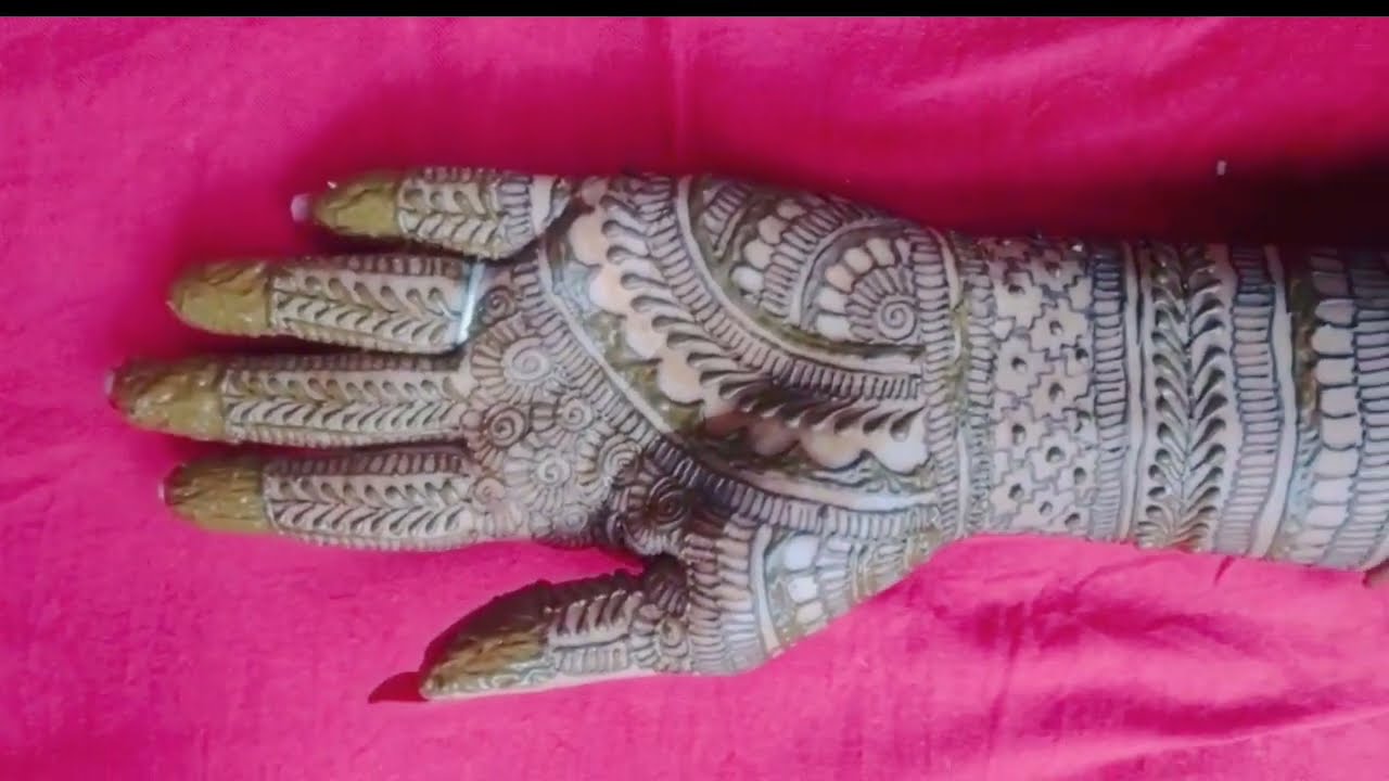 Bridal mehndi designs 🥰🥰🥰♥️🥰 and beautiful mehndi Girls 🥰🥰♥️♥️♥️ Priya cutie 🥰😊😊🥰