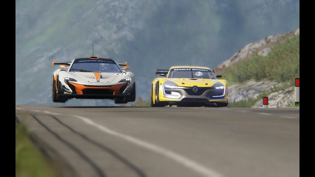 McLaren P1 GTR vs Renault Sport R.S. 01 at Highlands