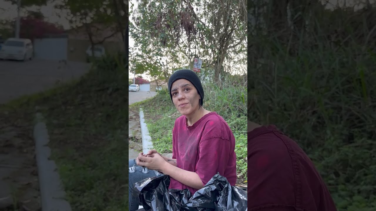 Milionário da carro para moradora de rua reencontrar os 5 filhos que perdeu 😭💔 Ela nos fez chorar!