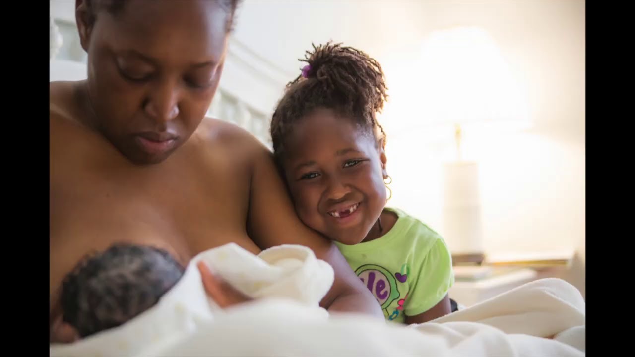 Big sister supports her mom during natural childbirth video | The Art of Birth
