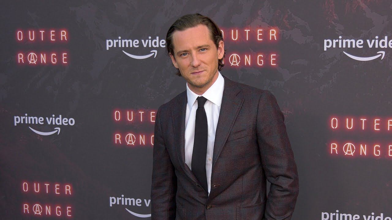Lewis Pullman 