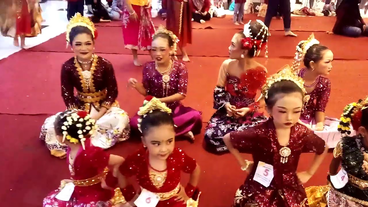 Evaluasi Sanggar Tari #dwimanuhara #beranda #video #viral #motivation #fyp #senisunda #jaipong #tari