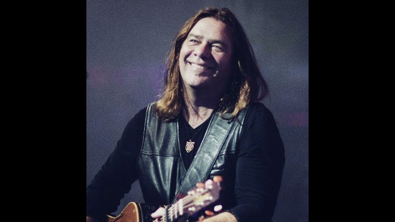 Вокалист группы Great Big Sea Алан Дойл восхищается ночной жизнью Монреаля и любовью к «Монреаль ...