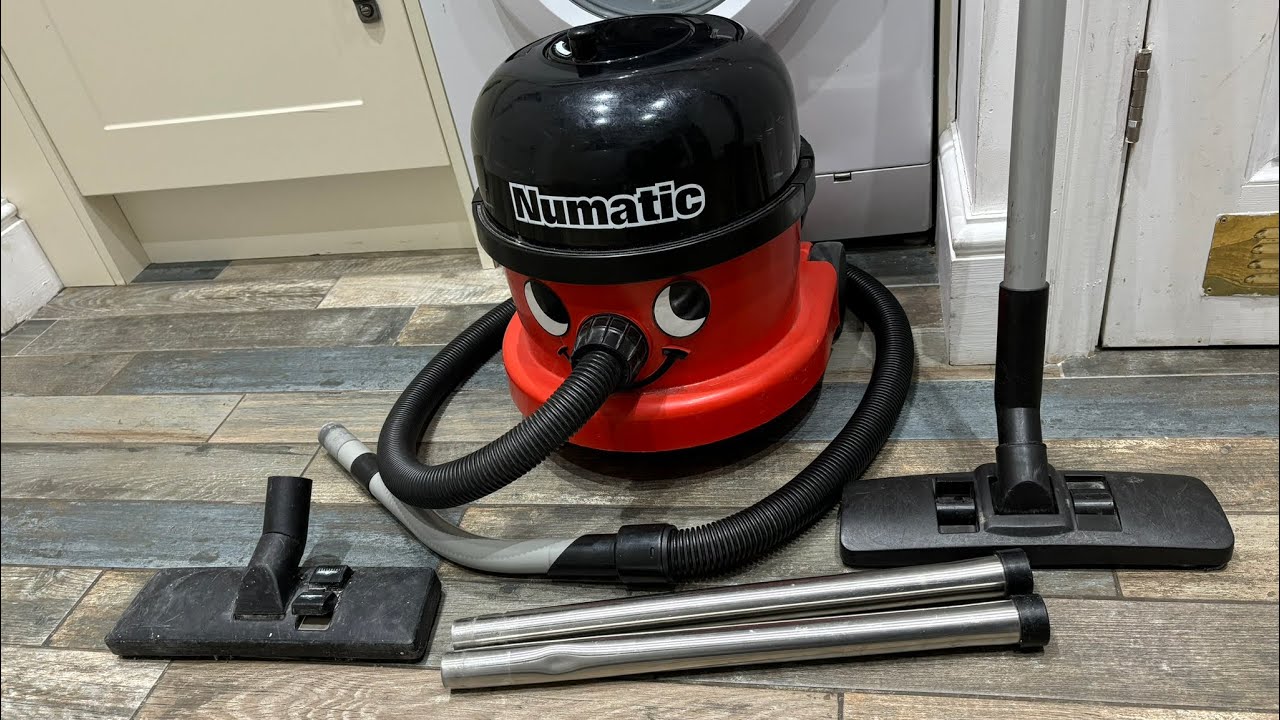 Обзор пылесоса Numatic NRV240-11 в загородном доме. Пылесос Hoover Numatic.