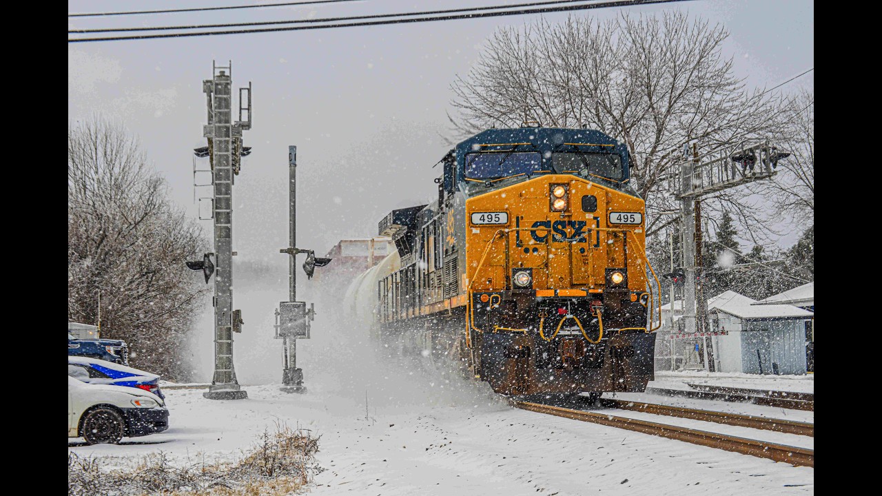 Railfanning in a little bit of snow with some nice trains