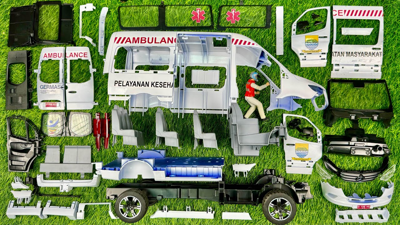 Merakit Mainan Mobil Ambulance