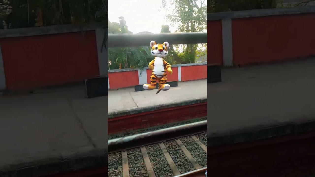 perfume lagave chunni mein