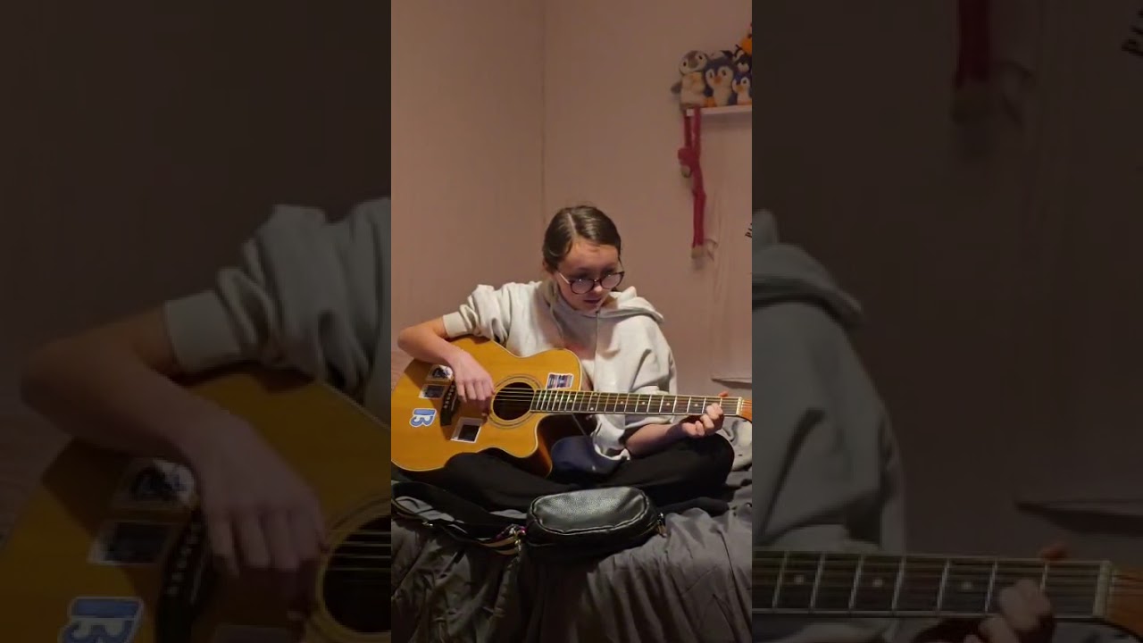 Cover of ocean eyes by billie eyelish on guitar 🎸💓