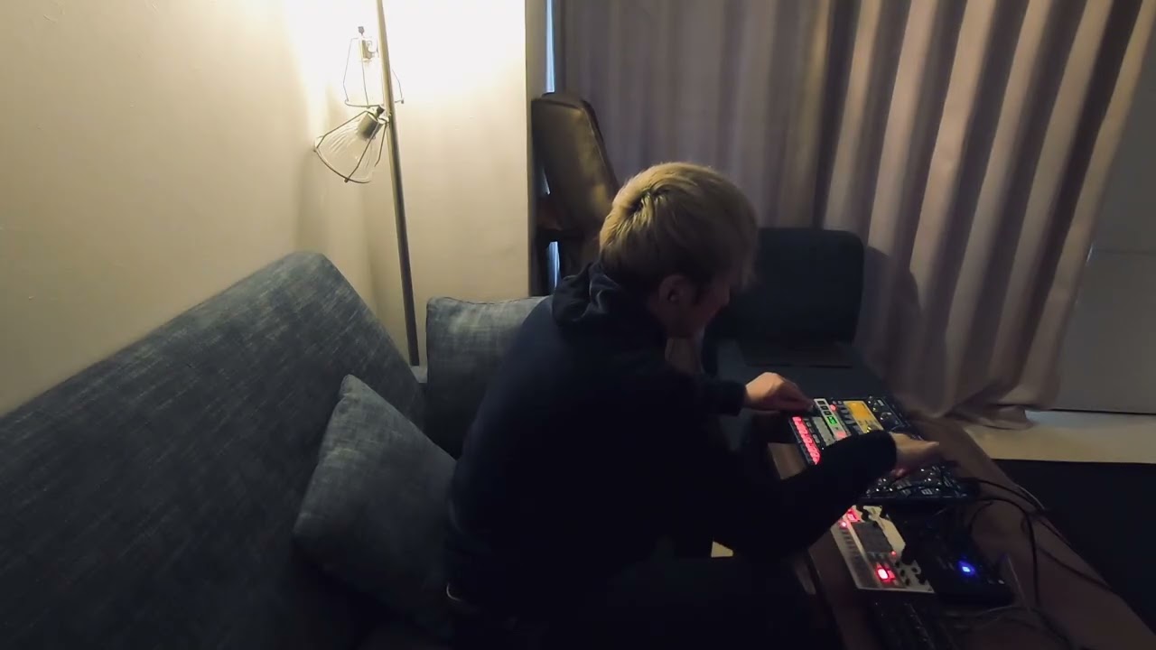 KORG EMX-1 , volca sample