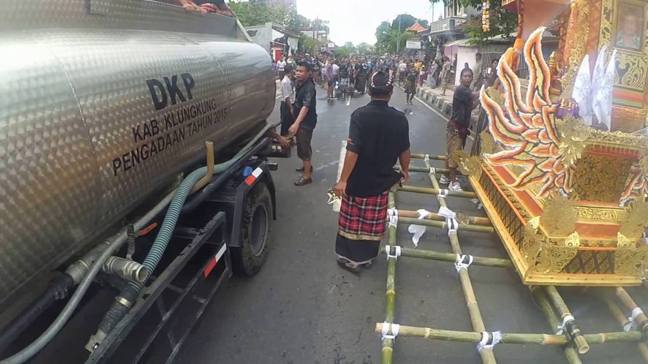 Ngarap Watangan at Br.Mergan, Klungkung (Balinese tradition) part 2