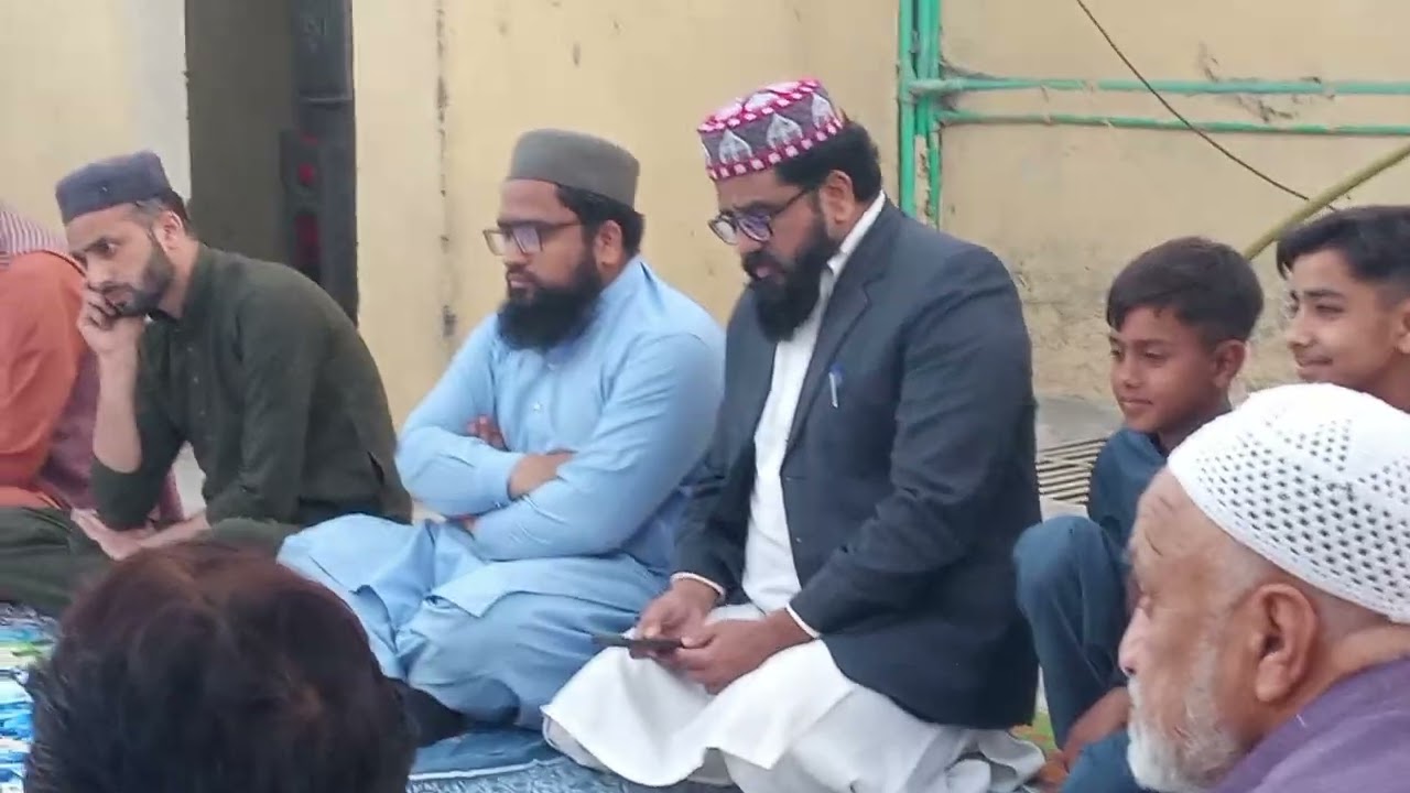 ڈاکٹر تنویر کے گھر میں افطاری کی محفل کیمرہ مین صابر شاہ 