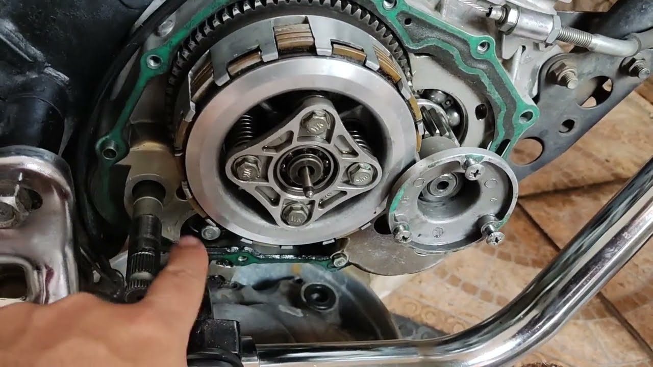 Moto 125, 150 com barulho no lado da embreagem - Veja a possível causa....