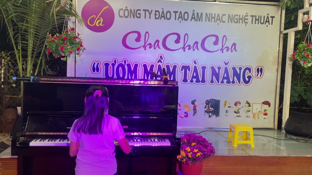Bảo Vy - A little love - Fiona Fung, dạy đàn, dạy hát Gò Vấp, quận 12