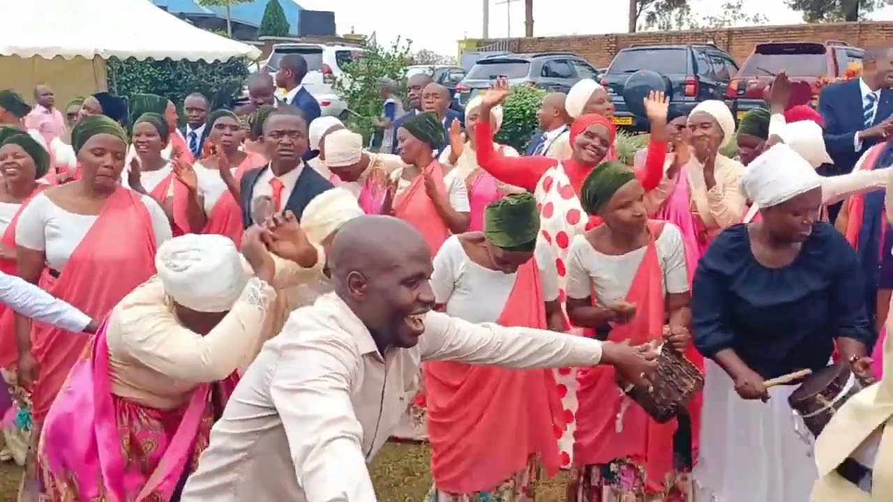 WAKOZE IMIRIMO MANA TUTARIGUKORA  USHIMWE , ICYUBAHIRO NI ICYAWE