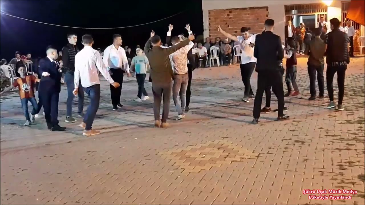 AHMET TAŞ ÇİFTETELLİ  ÇİÇEK DAGI ATLURDA DEPMEZMİ YAKTI BENİ KAŞLARINI KARAsı Canlı yayın füll