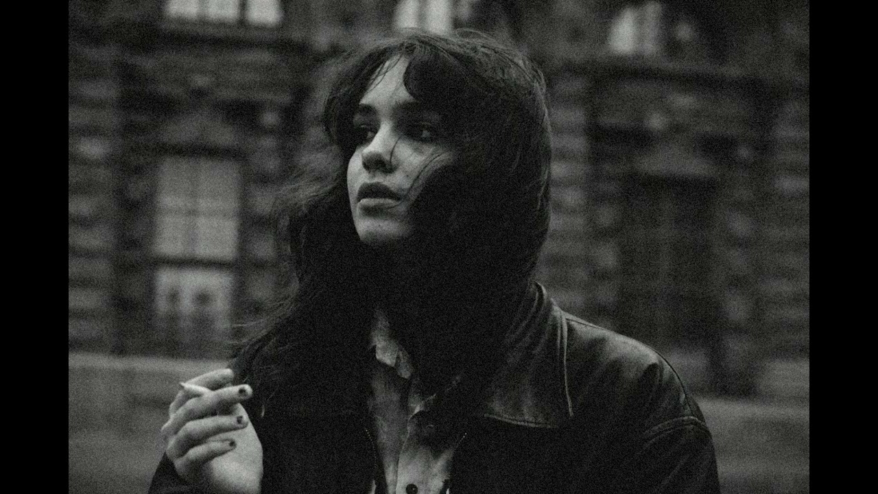 HELENA NOIR - Lowlight