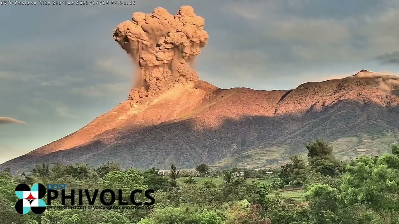 Kanlaon Volcano Eruption Spews Ash 4,000 Meters High