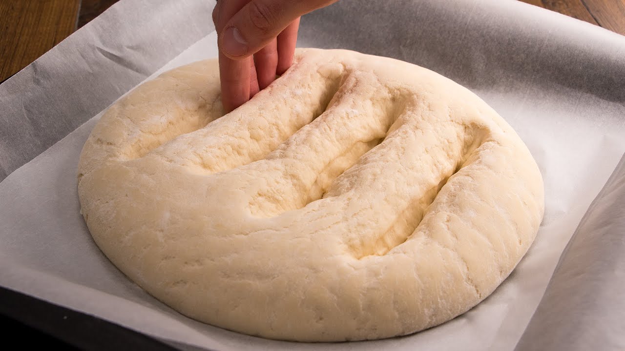 Изглежда, че толкова просто и икономично тесто, и каква вкусна се оказва! Apetiten TV