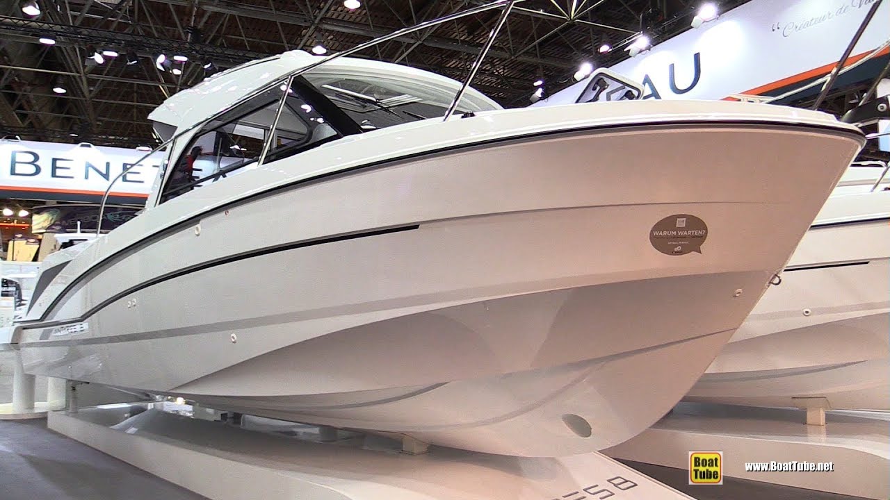 2018 Beneteau Antares 8 Motor Boat - Walkaround - 2018 Boot Dusseldorf Boat Show