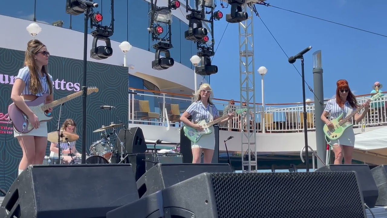 The Surfrajettes - Jolene / Ghost Riders In The Sky. – Live - Norwegian Pearl Cruise Ship - 2022