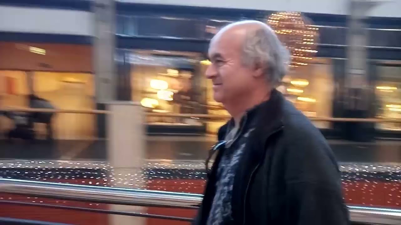NOCHEVIEJA 2019  &Uacute;LTIMAS COMPRAS EN EL CENTRO COMERCIAL ESPAI GIRON&Eacute;S  GERONA