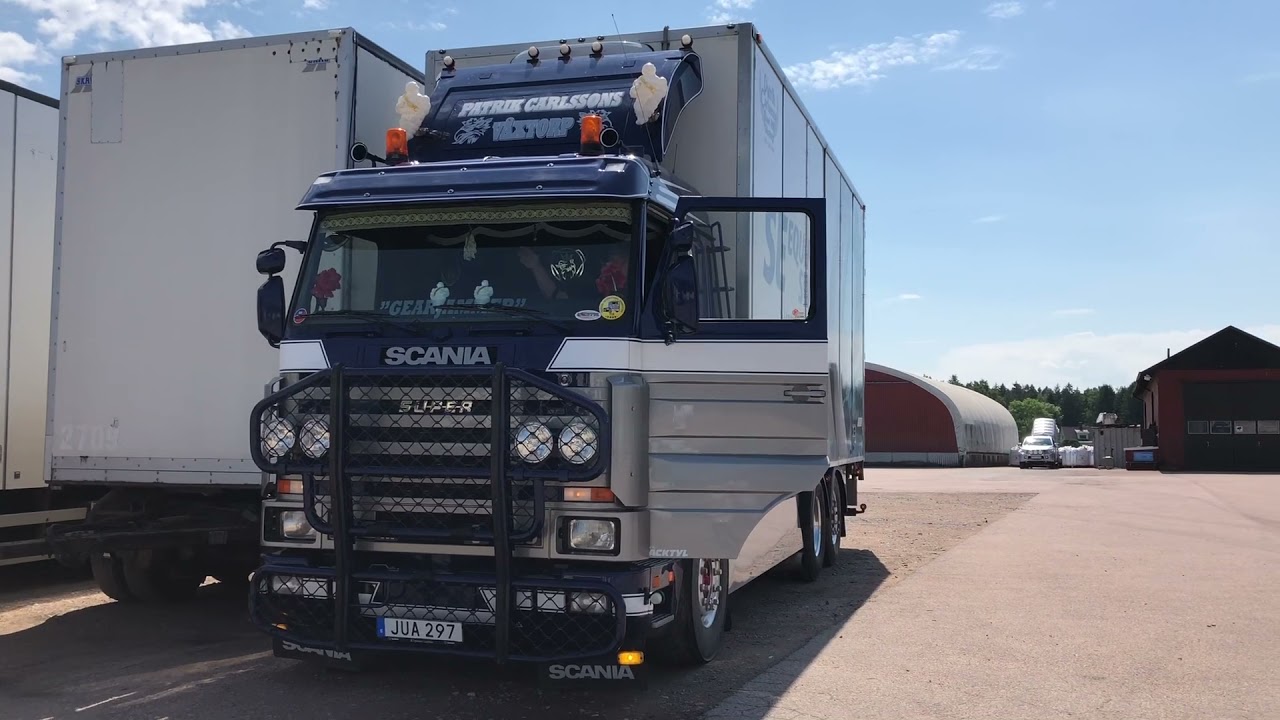 Patrik Carlssons åkeri, Scania V8 open loud pipes