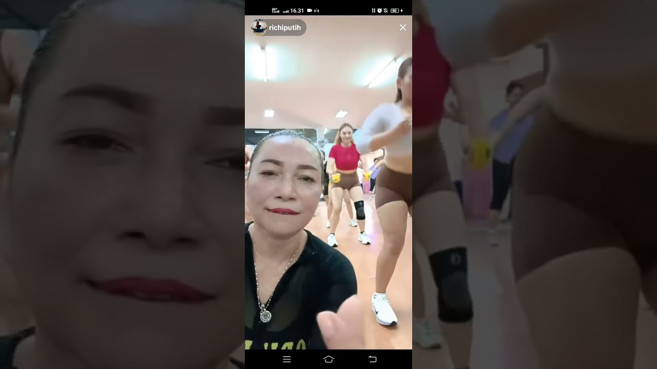 Jangan bosan ya sama Tante arsita