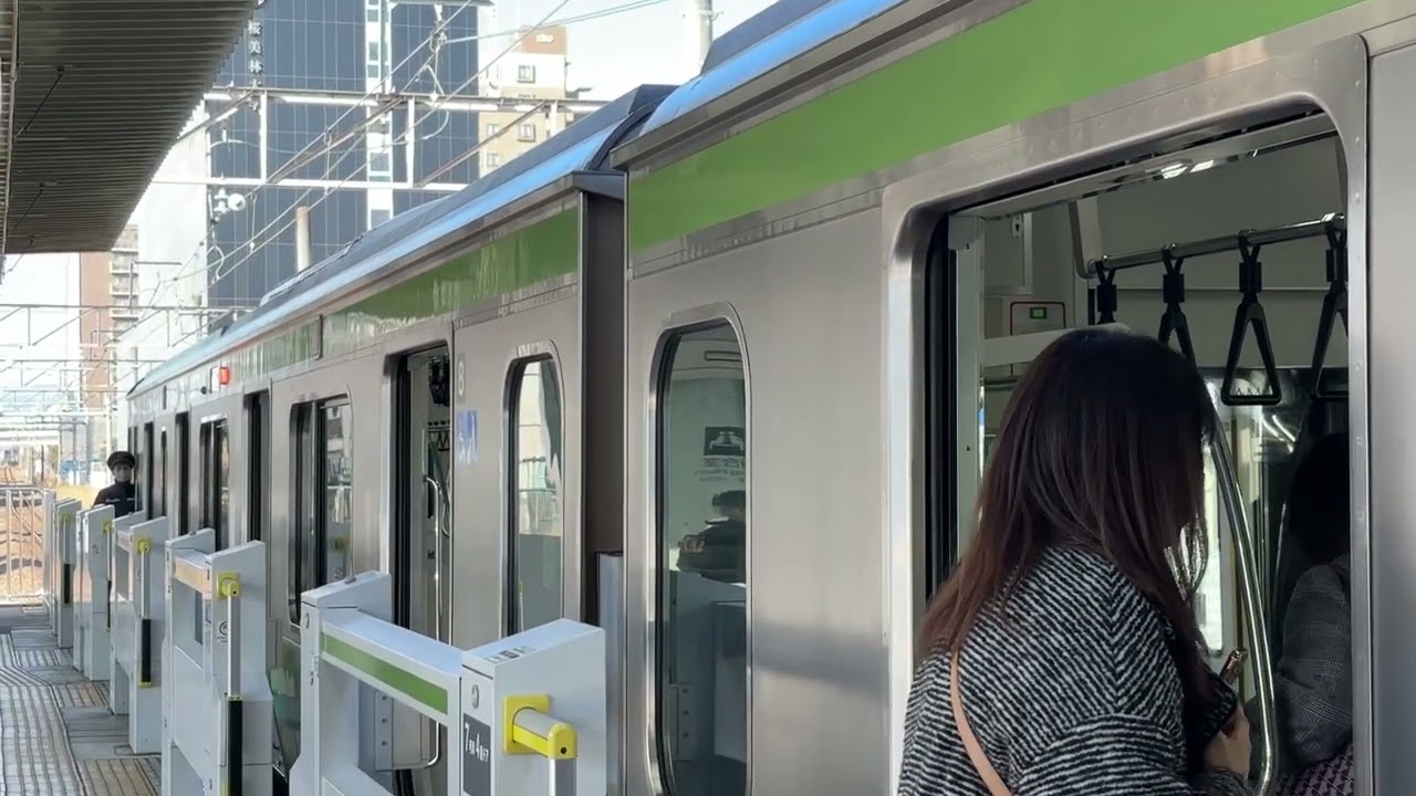 【ワンマン化前】横浜線が淵野辺駅1番線に到着・発車メロディー『銀河鉄道999 ver.A』を鳴らして発車するシーン