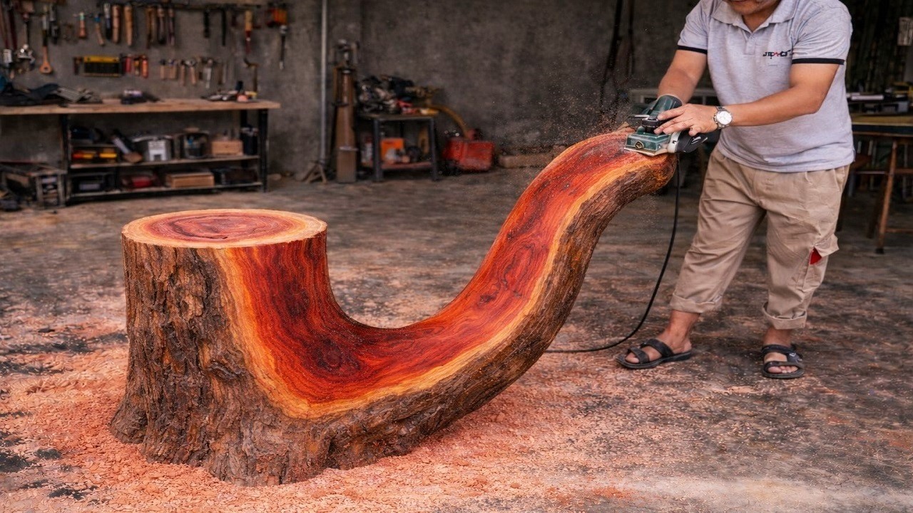 No One Expected This! A Giant Wooden Masterpiece Made from an Old Tree Stump