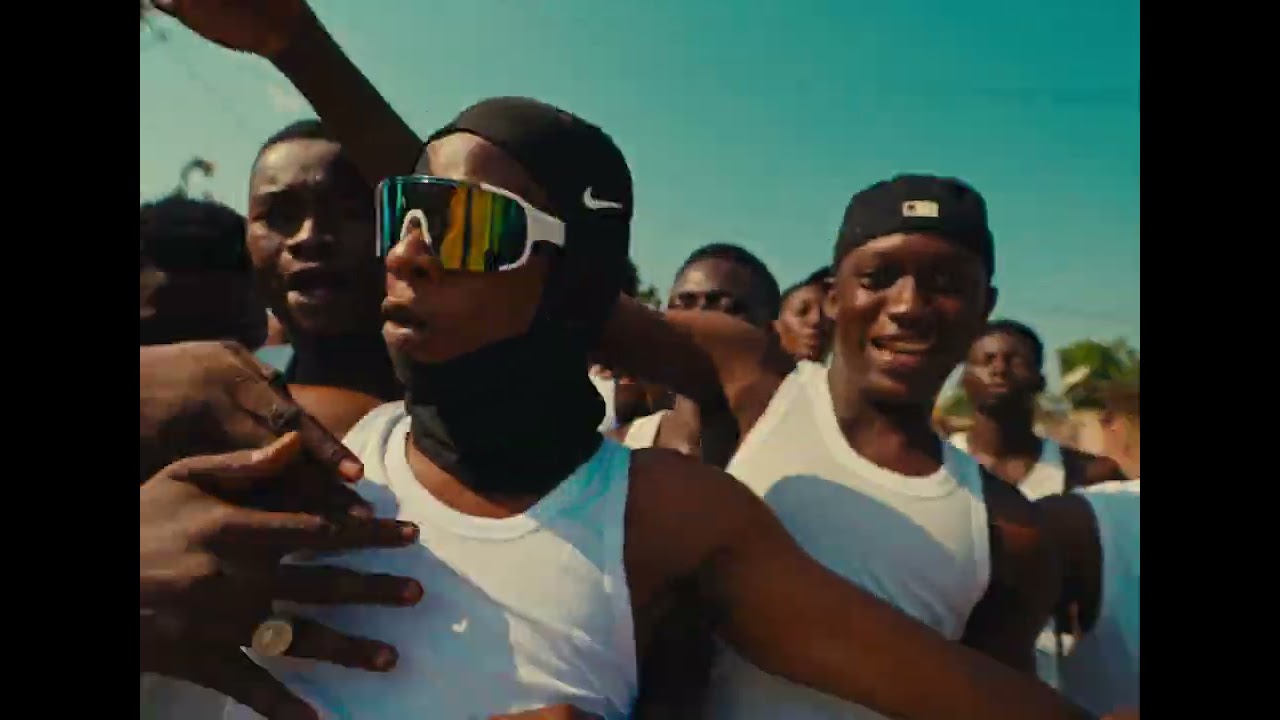 Didi Isaac feat Dooguy - Distrait ( clip Officiel)