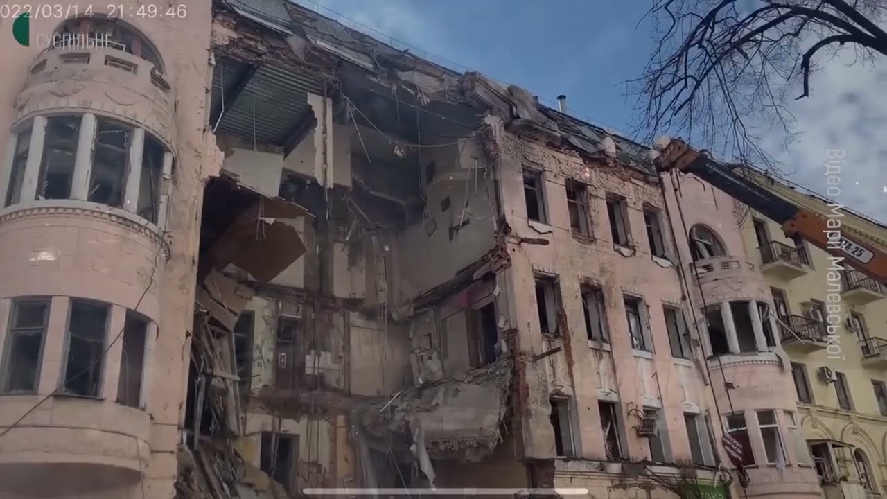 Kharkov (Ukraine). March 2022. War. Original melody. First performance.