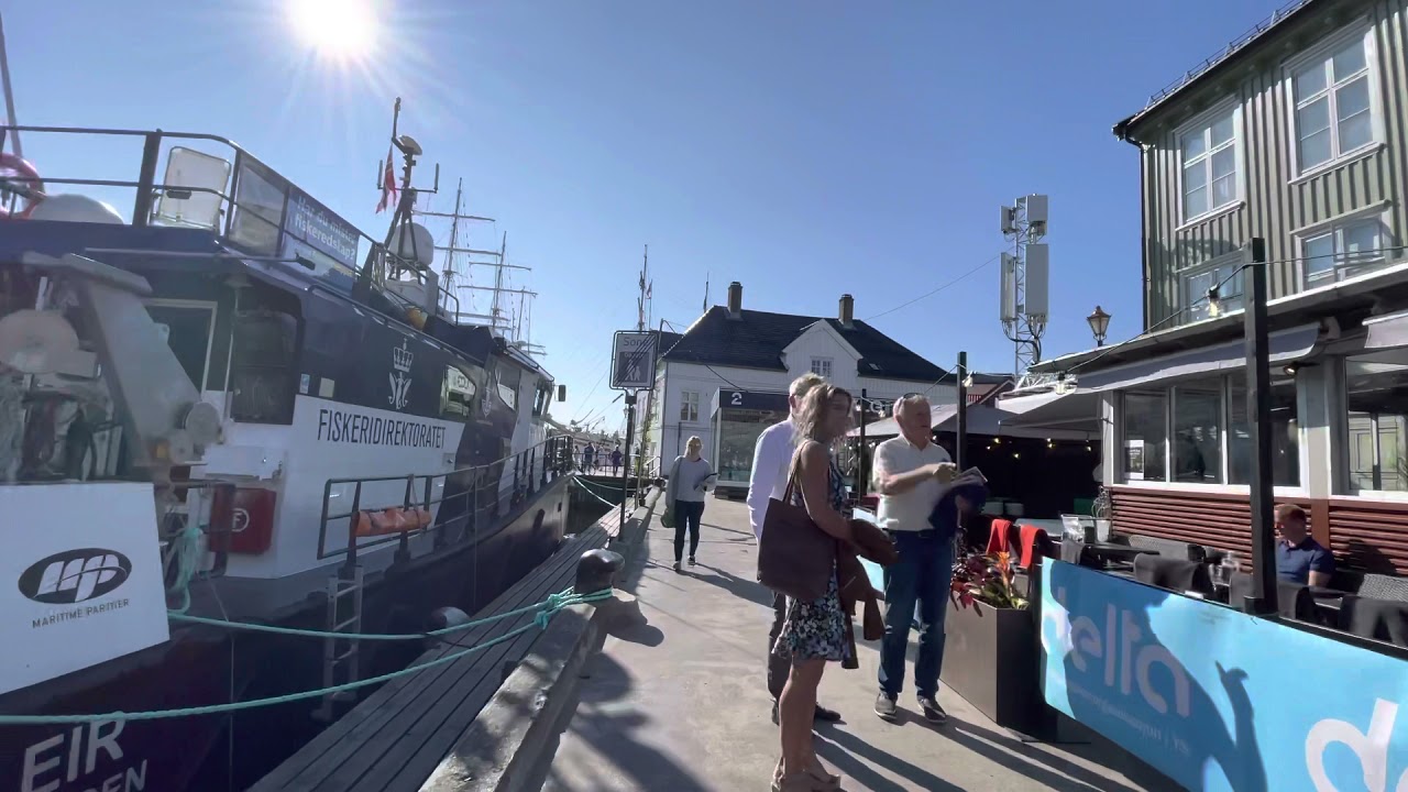 Walk in Arendal city centre - Arendalsuka 2021