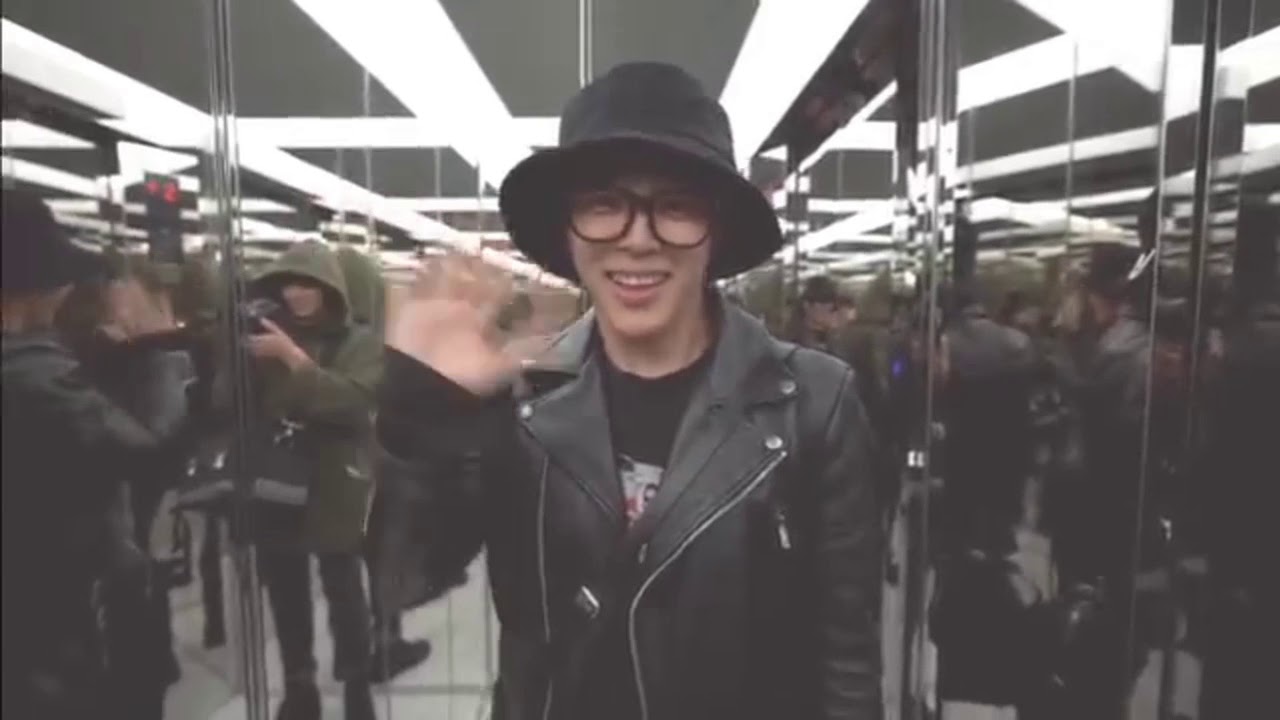 JIMIN ROSE MOMENT (DISNEYLAND).          Kv_rose97