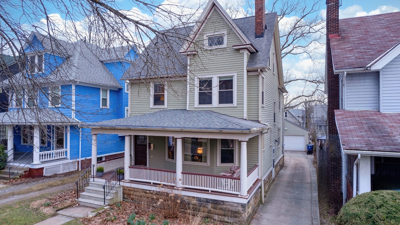 2190 Grandview in Cleveland Heights