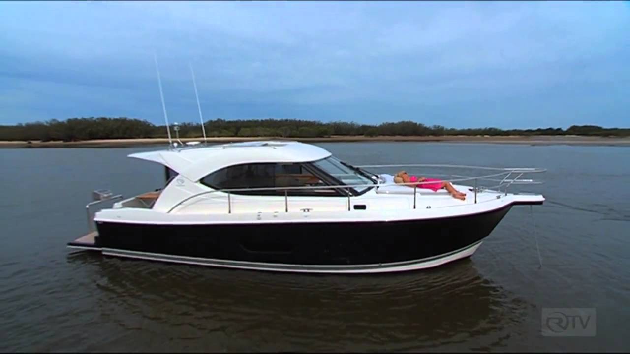 Riviera 3600 Sport Yacht