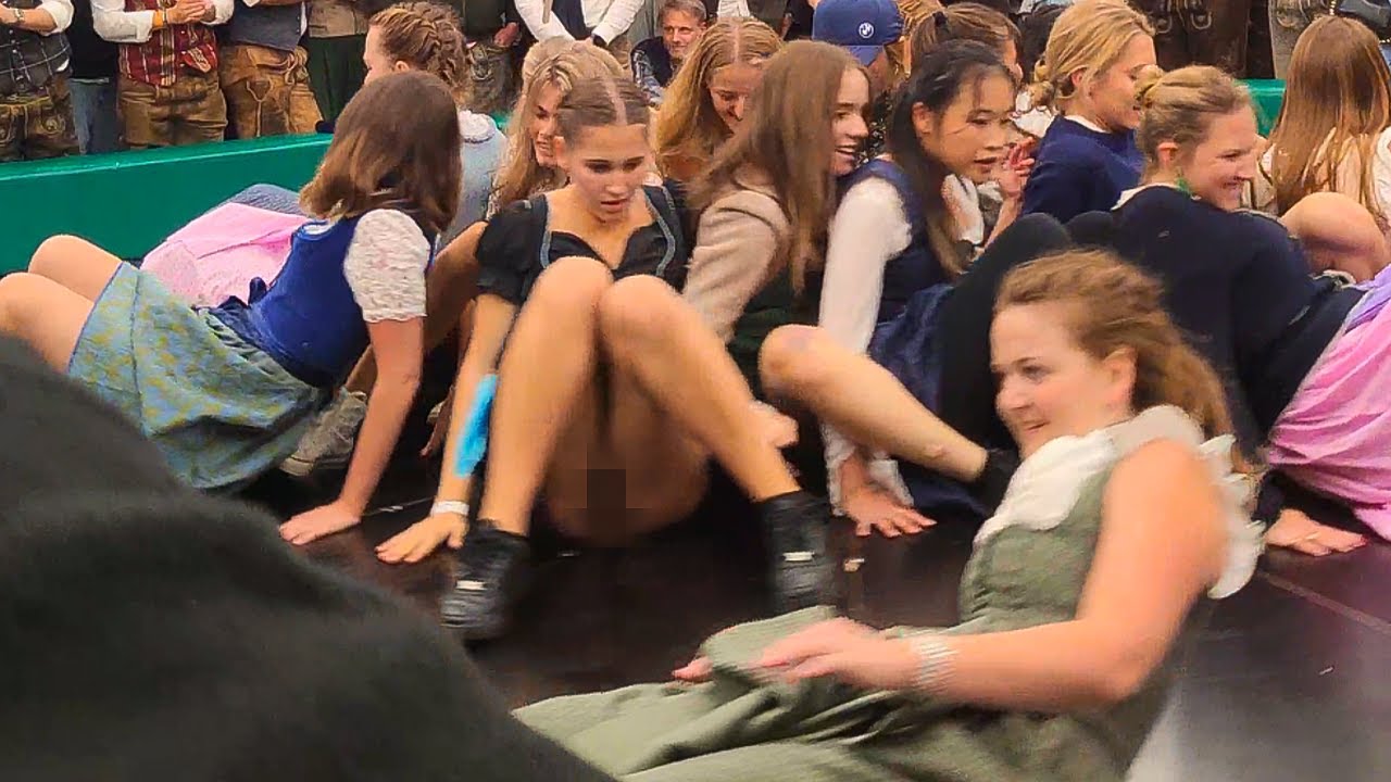 🎠 Real Festival Moments in Motion | Women on the Devil’s Wheel | Oktoberfest 2025 4K