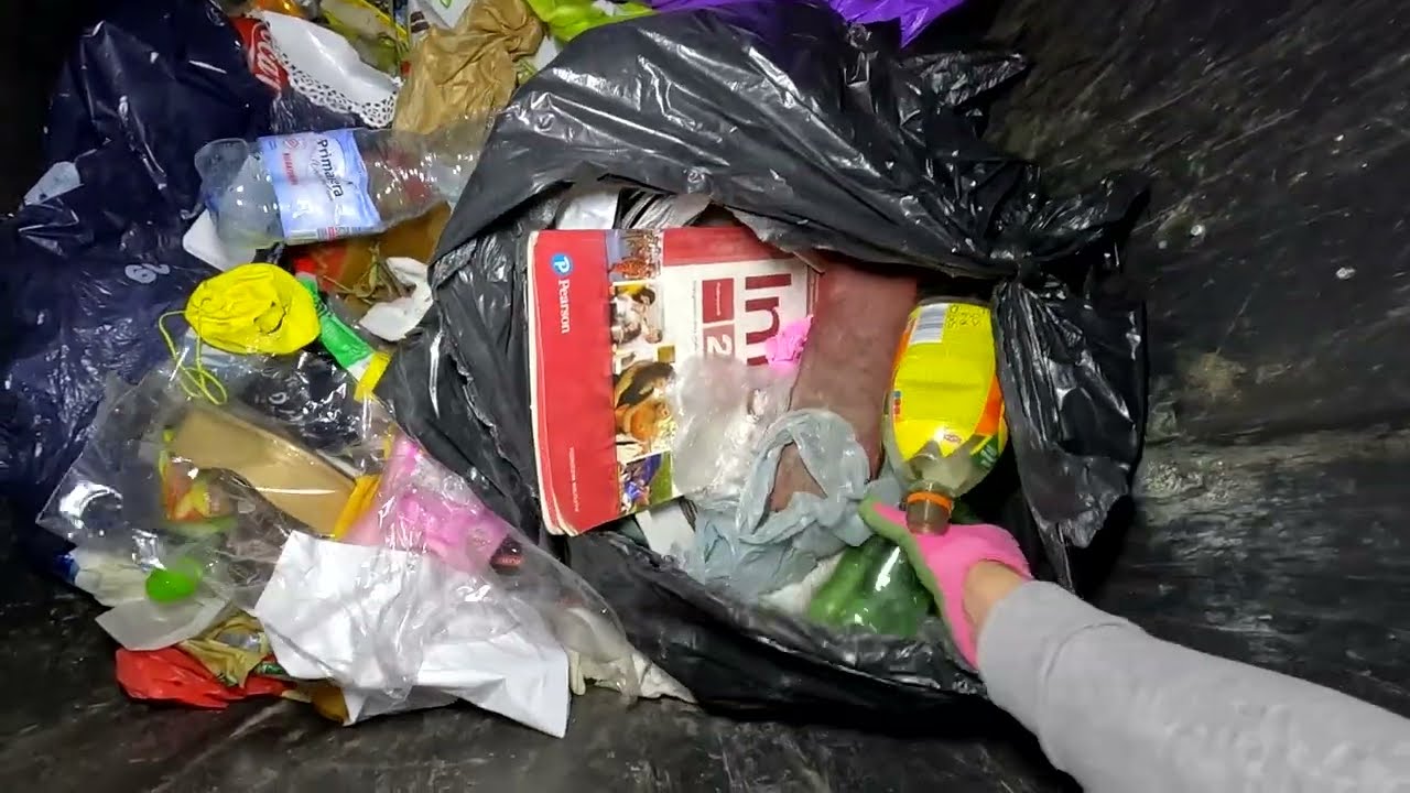 Znalazłem w śmieciach cenne zabytki!Wyrzucili bardzo stare zdjęcie wojennne i inne cuda!hasioki!PL!