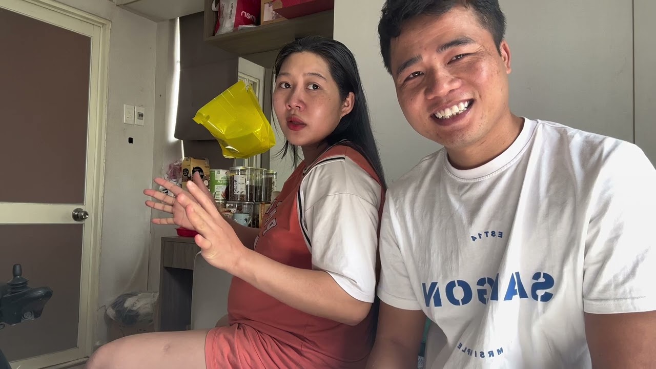 VỢ KHÁNH CẮT TÓC TẶNG CHO BỆNH NHÂN UNG THƯ SAU 4 NĂM NUÔI TÓC - Cảm xúc của Khánh ra sao ?