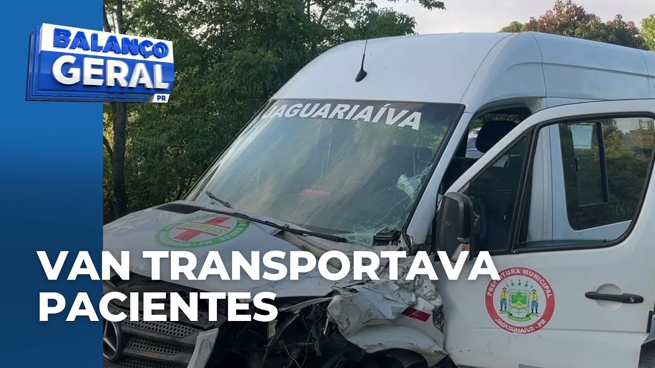 Van que transportava pacientes para Curitiba é atingida por caminhão; acidente deixou três feridos