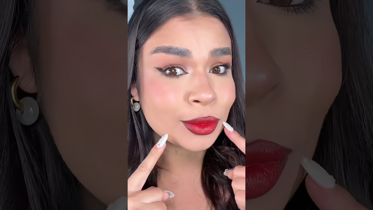 Labios rojos perfectos 🫦.                        #makeuptutorial #makeupartist #makeuphacks